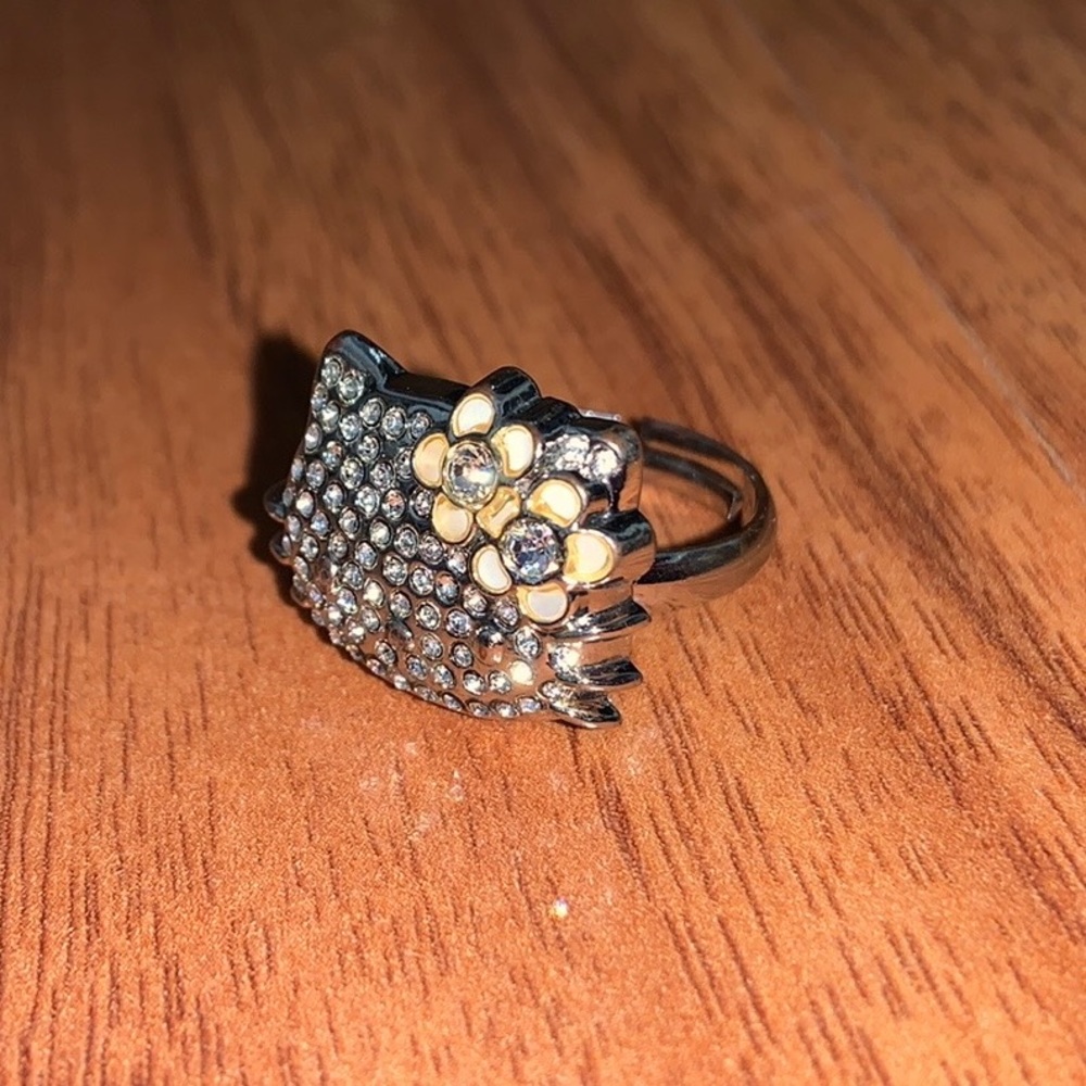 NWOT Hello Kitty by Sanrio Rhinestone Ring - Picture 4 of 8